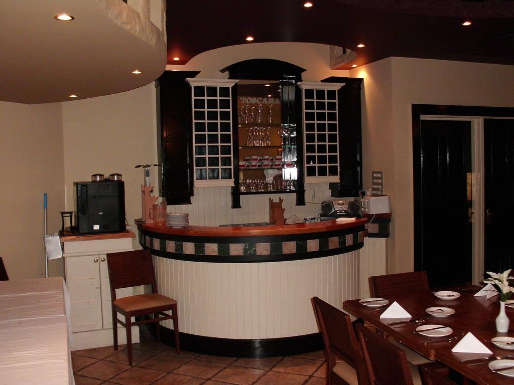 Tralee Central Hotel Bagian luar foto