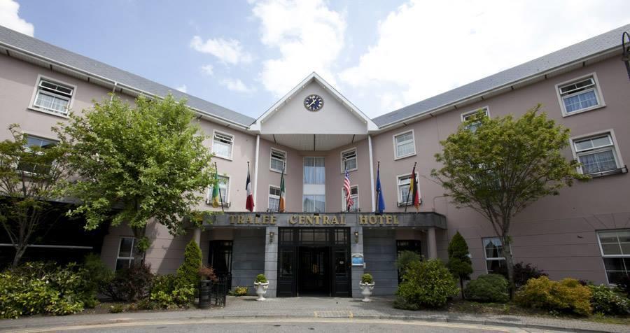 Tralee Central Hotel Bagian luar foto